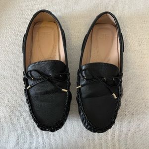 JustFab, NWOT Lincoln Driving Moccasin, black and gold
